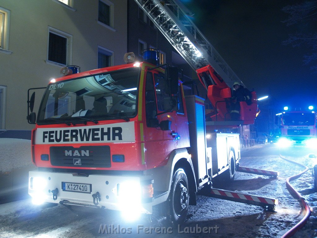 Feuer in Kueche Koeln Vingst Homarstr P603.JPG